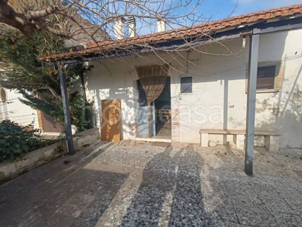 casa indipendente in vendita a Foggia in zona Cervaro