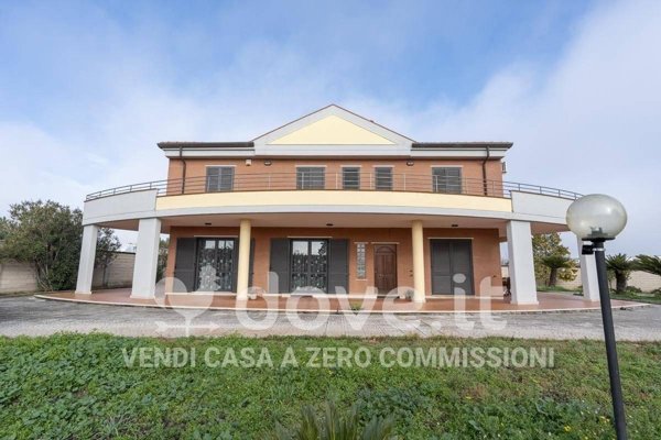 casa indipendente in vendita a Foggia in zona Macchia Gialla