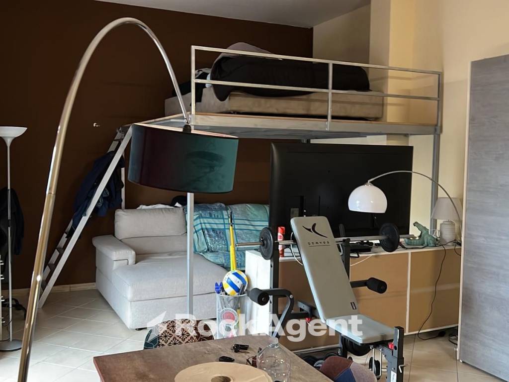 ufficio in vendita a Foggia in zona Villaggio Artigiani