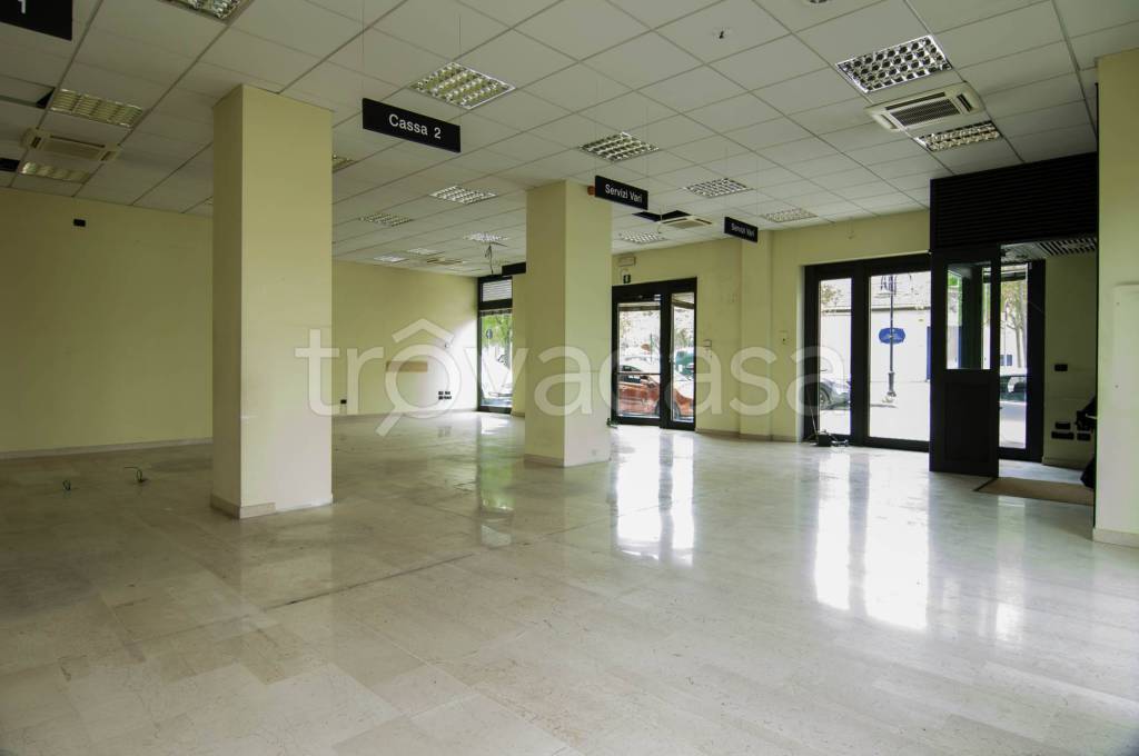 negozio in vendita a Foggia