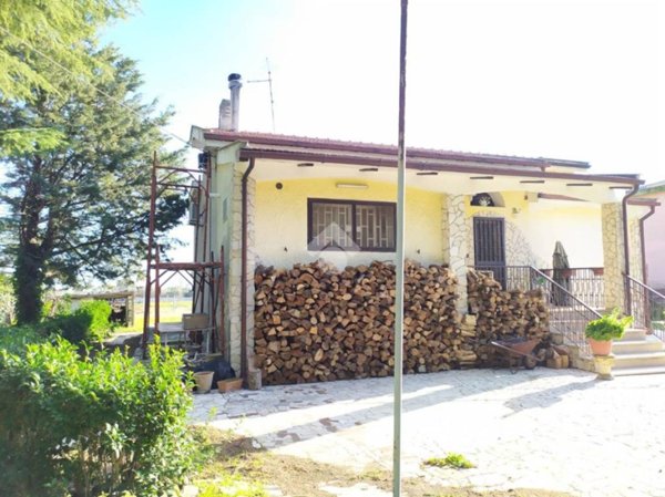 casa indipendente in vendita a Foggia in zona Macchia Gialla