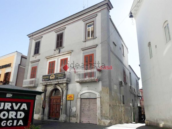 locale commerciale in vendita a Foggia in zona Centro Città