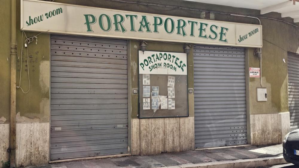 negozio in vendita a Foggia in zona Centro Città