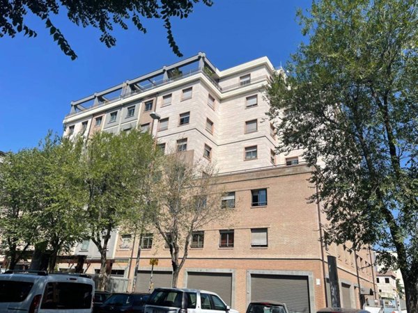 ufficio in vendita a Foggia in zona Immacolata / San Pio X