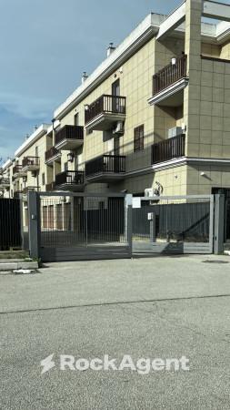 appartamento in vendita a Foggia in zona Villaggio Artigiani