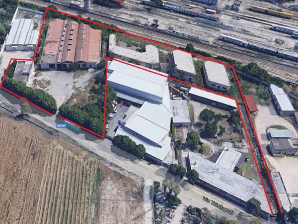 locale commerciale in vendita a Foggia in zona Incoronata