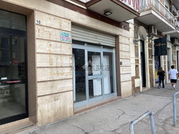 negozio in vendita a Foggia in zona Centro Città