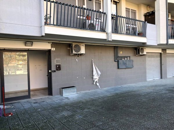 negozio in vendita a Foggia in zona Macchia Gialla