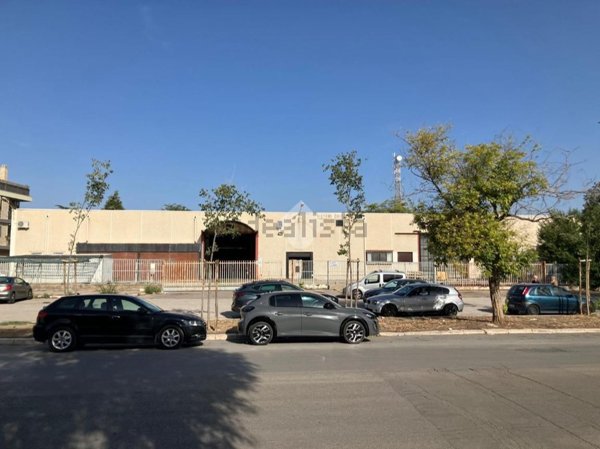 capannone in vendita a Foggia in zona Villaggio Artigiani