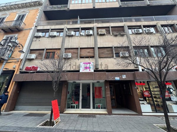 locale commerciale in vendita a Foggia in zona Centro Città