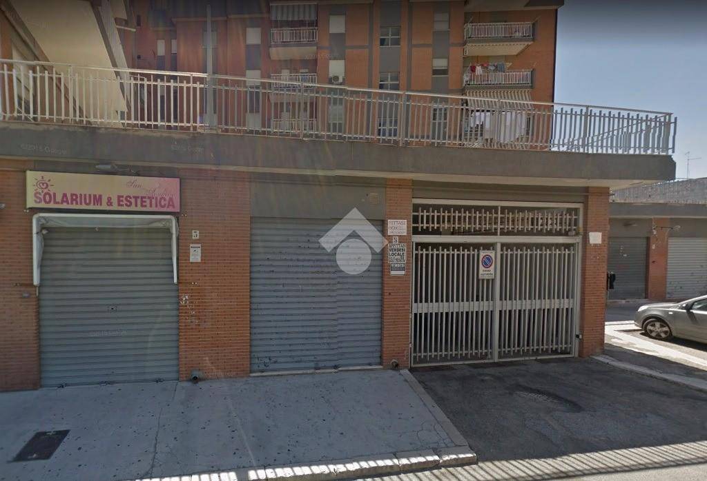 negozio in vendita a Foggia in zona Centro Città