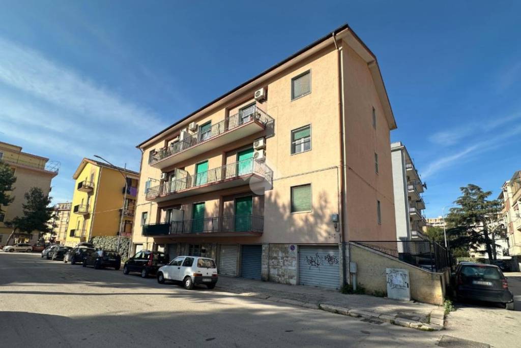 appartamento in vendita a Foggia in zona Immacolata / San Pio X