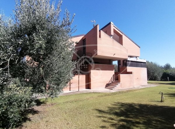 casa indipendente in vendita a Foggia in zona Fiera