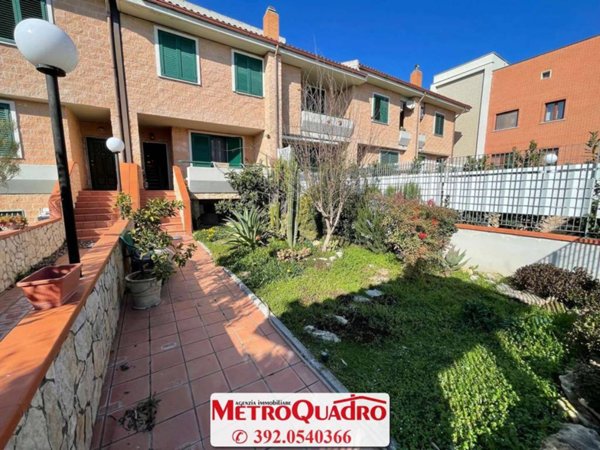 casa indipendente in vendita a Foggia in zona Macchia Gialla