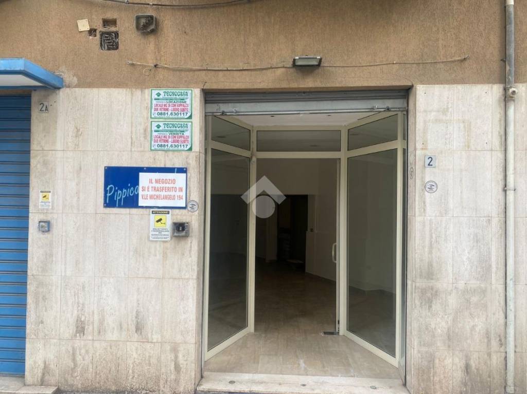 negozio in vendita a Foggia in zona Centro Città