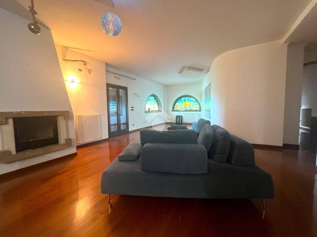 casa indipendente in vendita a Foggia in zona Centro Città