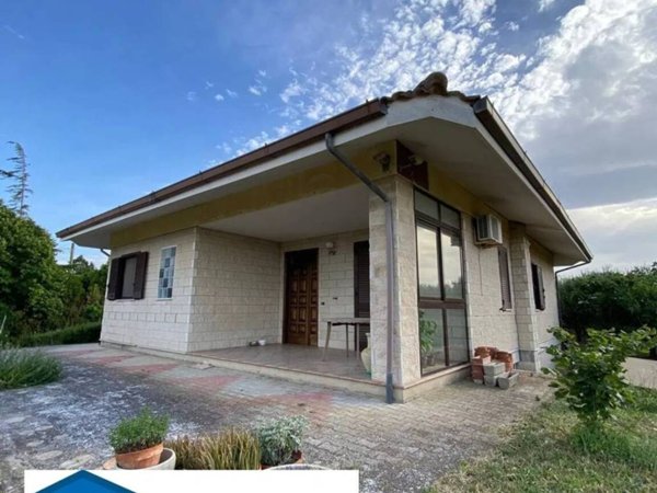 casa indipendente in vendita a Foggia