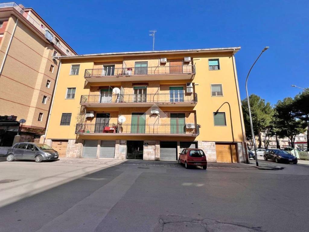 appartamento in vendita a Foggia in zona Immacolata / San Pio X