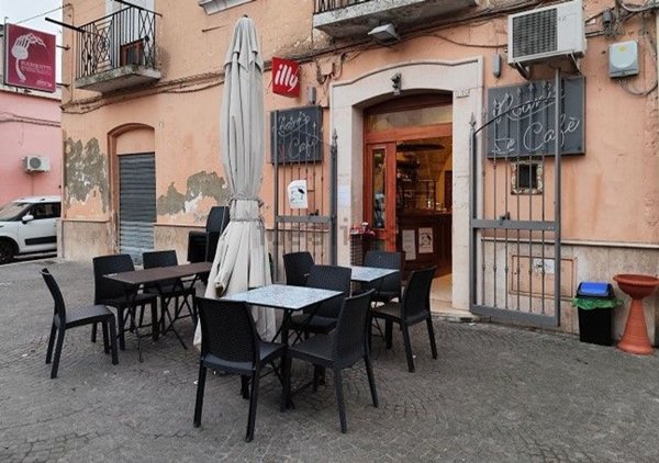 negozio in vendita a Foggia in zona Centro Città