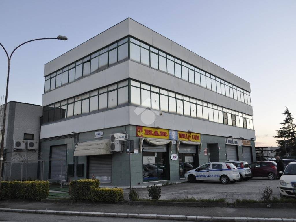 negozio in vendita a Foggia in zona Arpinova