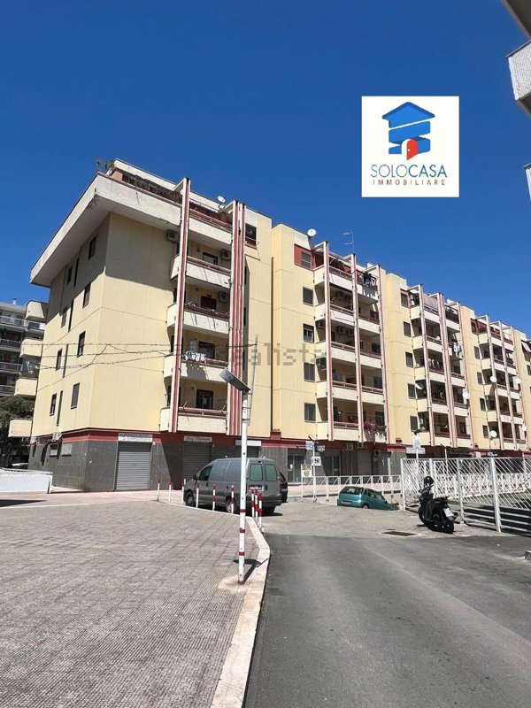locale commerciale in vendita a Foggia in zona Macchia Gialla