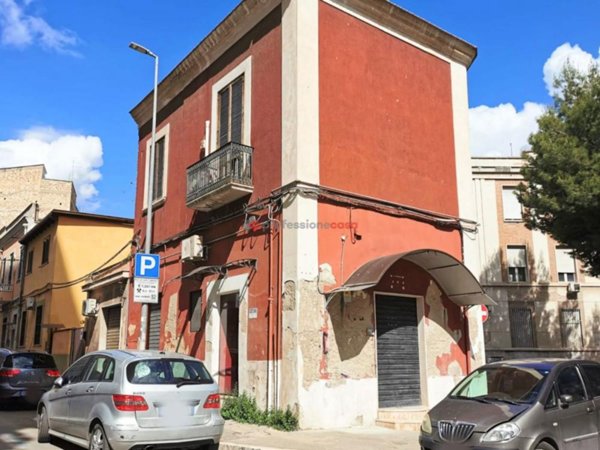 negozio in vendita a Foggia in zona Centro Città