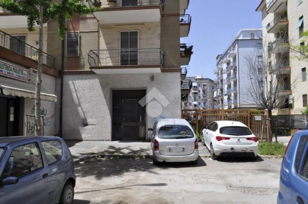 locale commerciale in vendita a Foggia in zona Immacolata / San Pio X