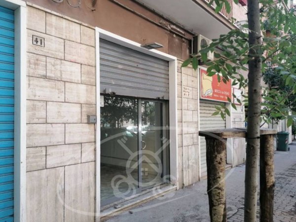 negozio in vendita a Foggia in zona Immacolata / San Pio X