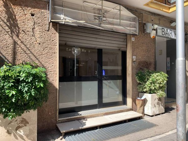 negozio in vendita a Foggia in zona Centro Città