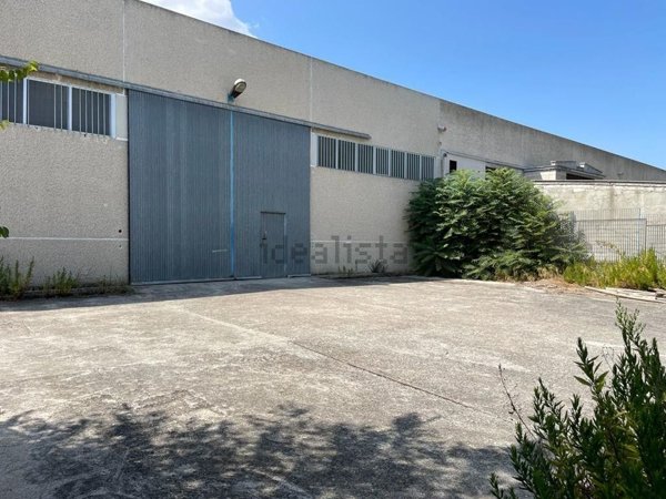 capannone in vendita a Foggia in zona Villaggio Artigiani
