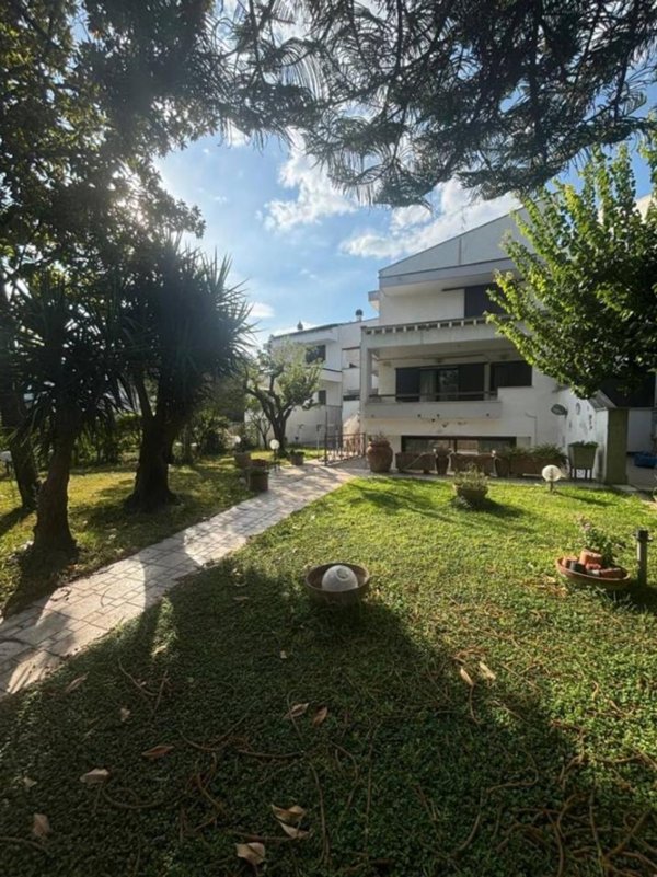 casa indipendente in vendita a Foggia in zona Macchia Gialla