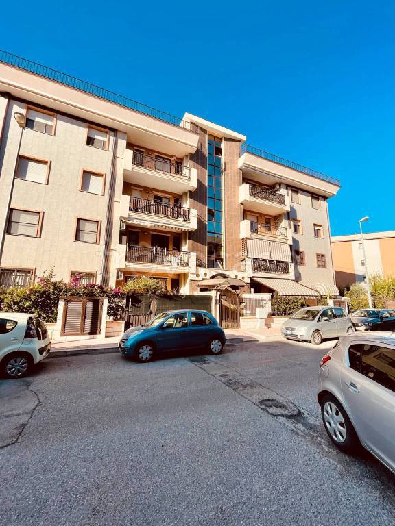 appartamento in vendita a Foggia in zona Immacolata / San Pio X