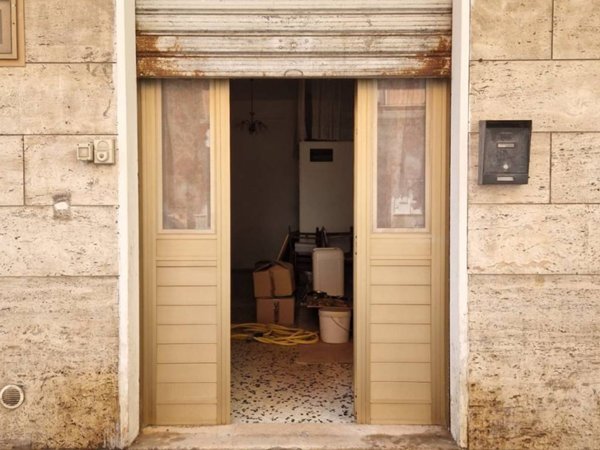 negozio in vendita a Foggia in zona Centro Città