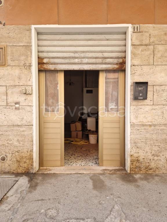 negozio in vendita a Foggia in zona Centro Città