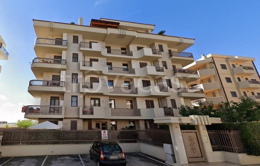 appartamento in vendita a Foggia in zona Macchia Gialla