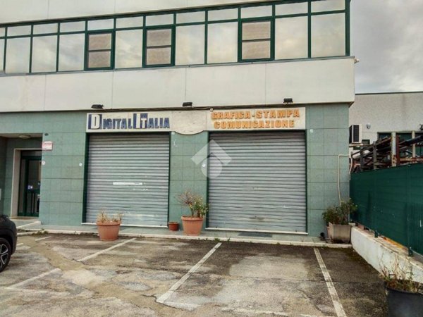 negozio in vendita a Foggia in zona Arpinova