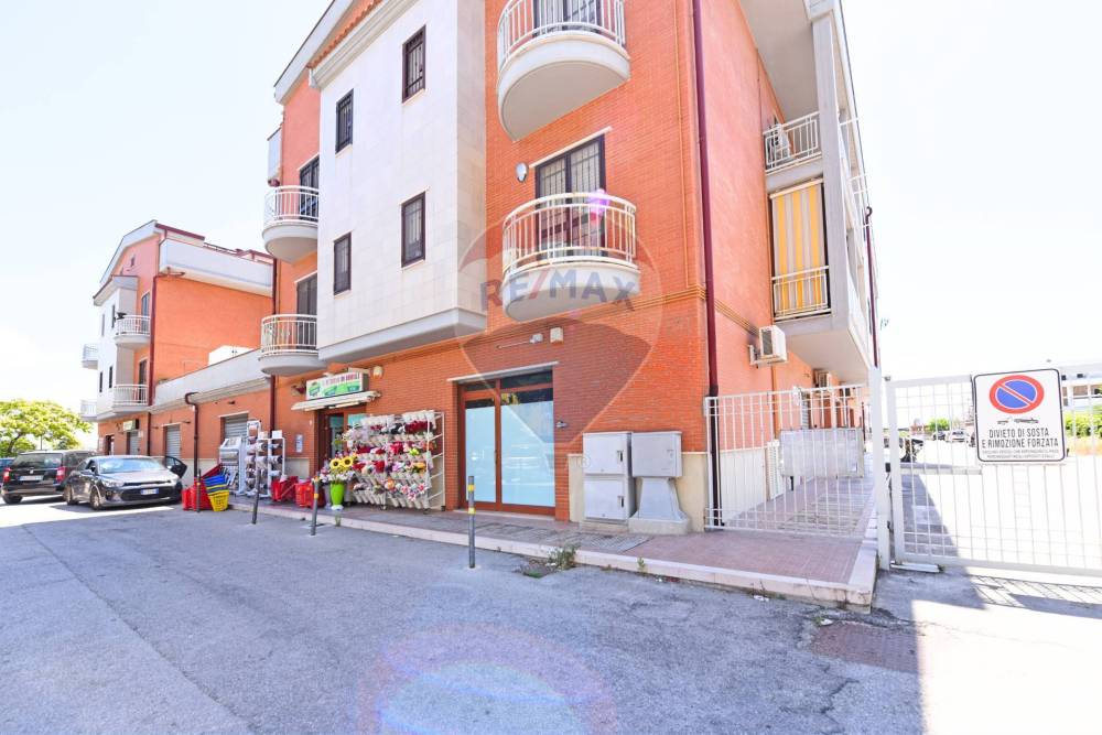 locale commerciale in vendita a Foggia