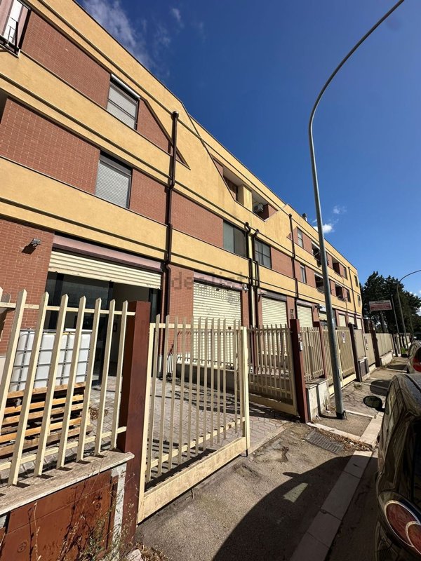 appartamento in vendita a Foggia in zona Villaggio Artigiani