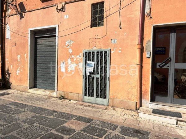 locale commerciale in vendita a Foggia in zona Centro Città