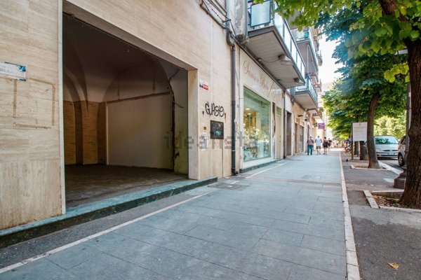 locale commerciale in vendita a Foggia