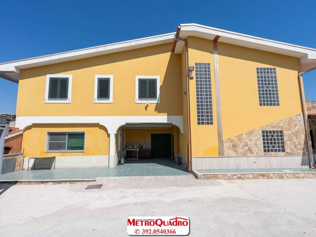 casa indipendente in vendita a Foggia in zona Candelaro