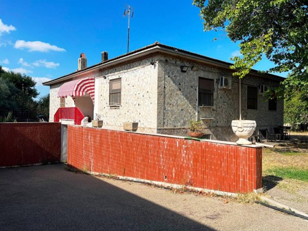 casa indipendente in vendita a Foggia in zona Arpinova