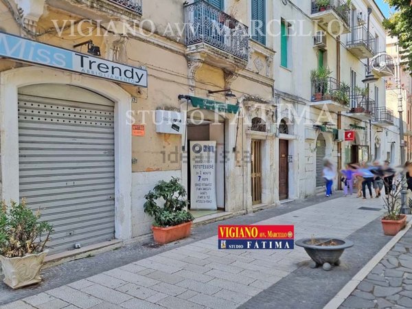 locale commerciale in vendita a Foggia in zona Centro Città
