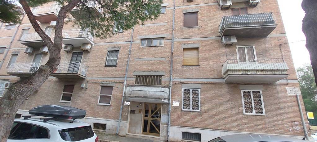 appartamento in vendita a Foggia in zona Immacolata / San Pio X