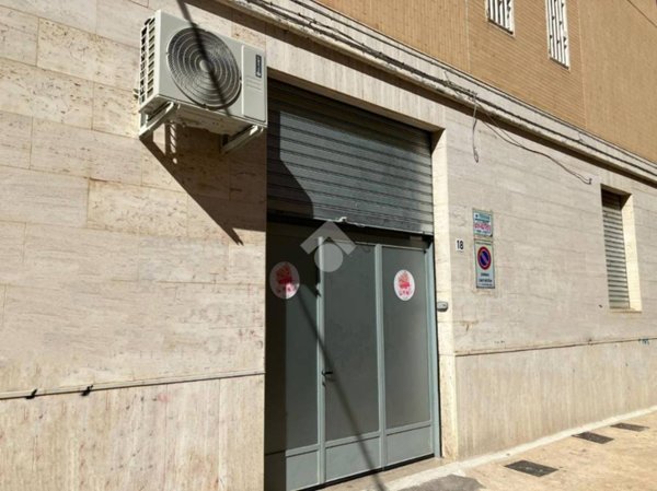 locale commerciale in vendita a Foggia
