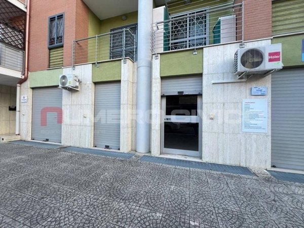 ufficio in vendita a Foggia in zona Immacolata / San Pio X