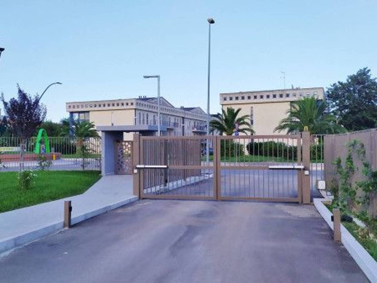 negozio in vendita a Foggia in zona Macchia Gialla