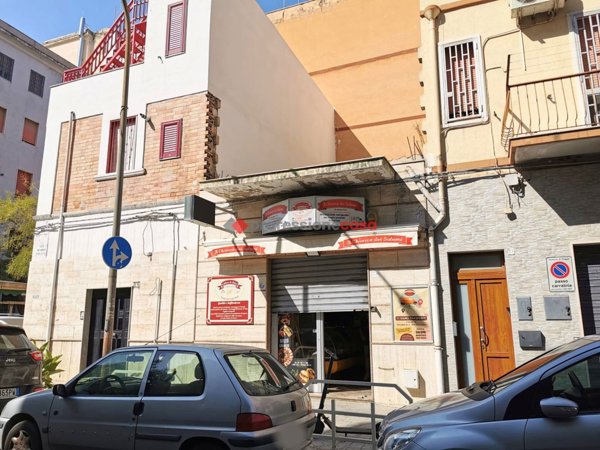 locale commerciale in vendita a Foggia in zona Centro Città