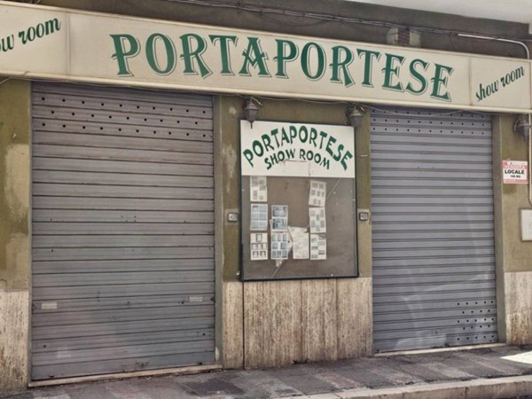 negozio in vendita a Foggia in zona Centro Città