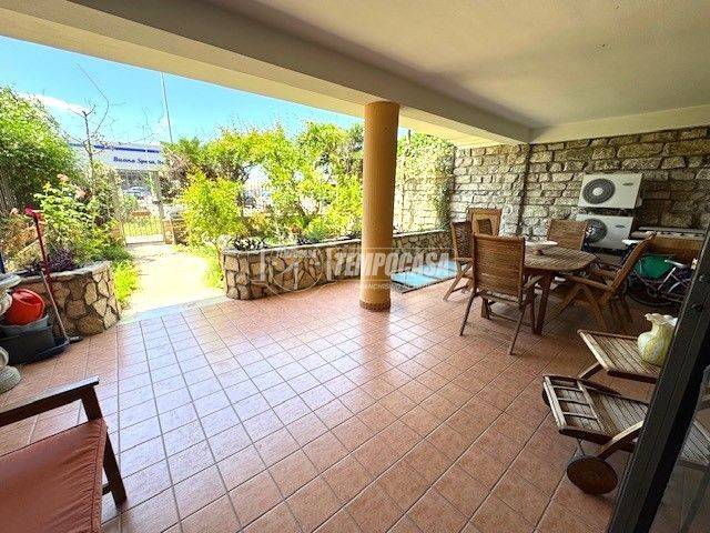 casa indipendente in vendita a Foggia in zona Macchia Gialla